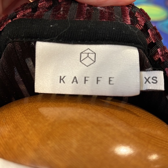 Kaffe Velvet Holiday Top - Picture 4 of 4